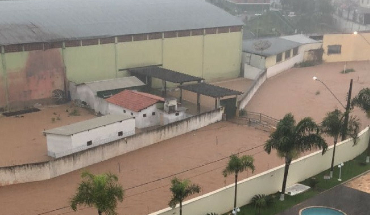 Prefeitura de Oliveira decretou estado de calamidade pblica, aps forte temporal, na ltima semana