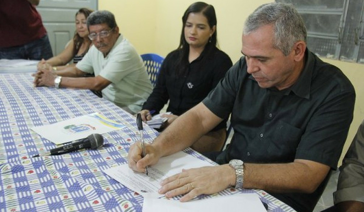 Lei foi sancionada neste sábado pelo prefeito Nélio Aguiar (Foto: Prefeitura de Santarém/Divulgação)