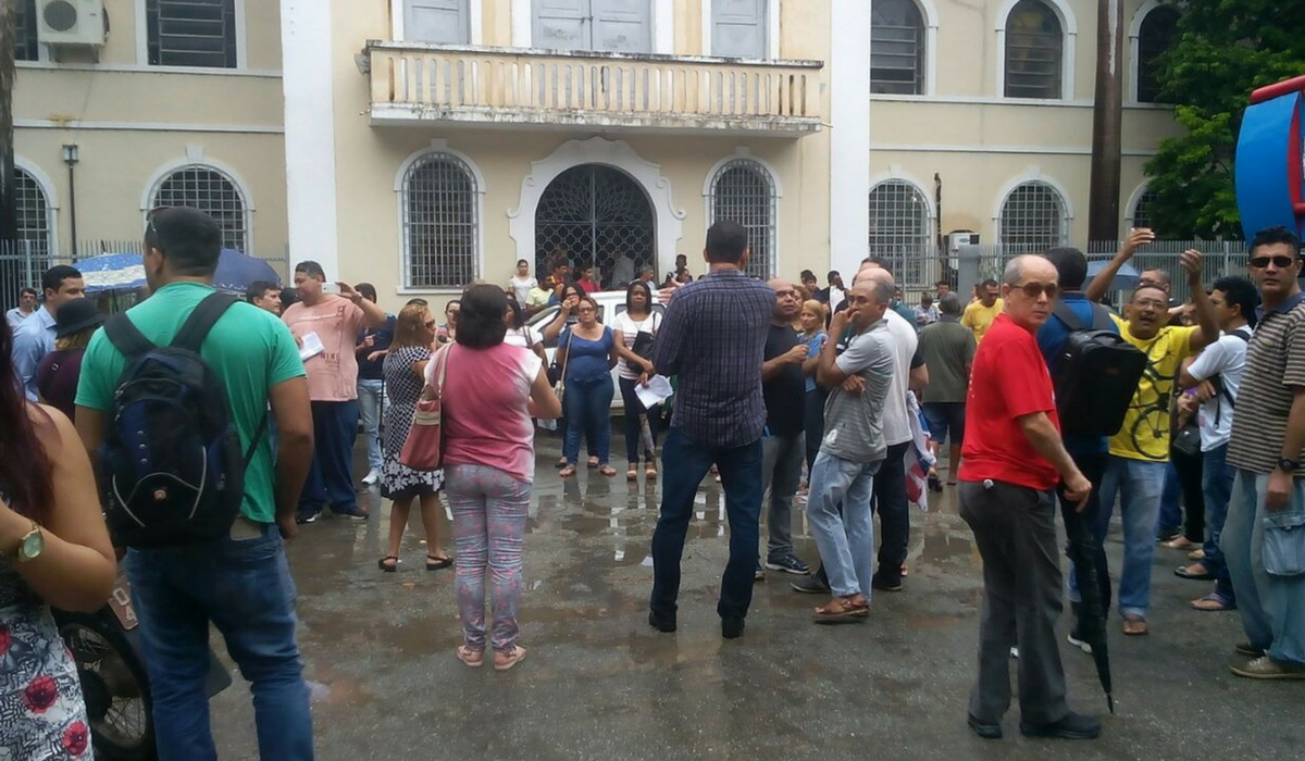 Ap?s o an?ncio do reajuste, os professores estaduais realizaram um protesto no Centro de S?o Lu?s. (Foto: Mano Costa/TV Mirante)