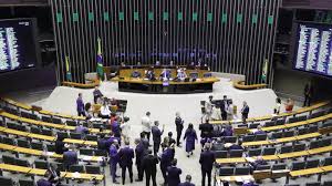 "Grupo de deputados da oposição apresenta pedido de impeachment contra ministro Alexandre de Moraes ."