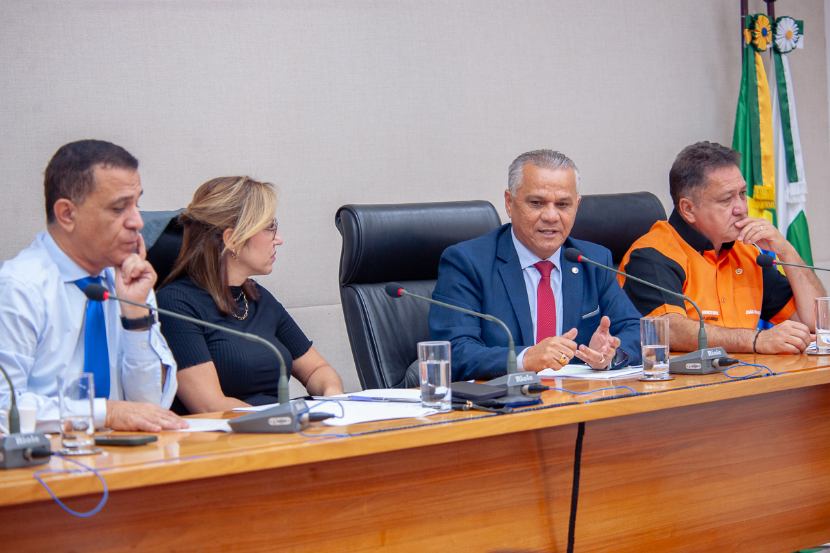 Deputados Distritais surpreendem e fazem declarações de amor na CLDF em homenagem ao Dia dos Namorados