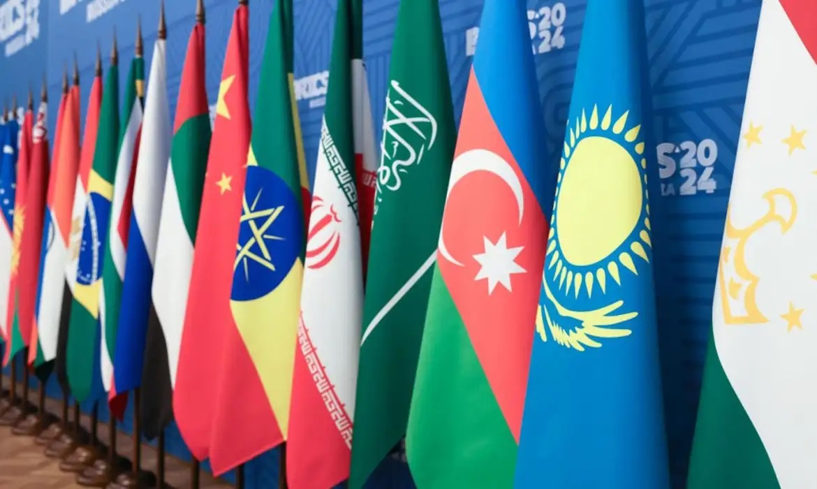 "Nos últimos 25 anos, o G20 - fórum que reúne as maiores economias do mundo para discutir os desafios econômicos globais."