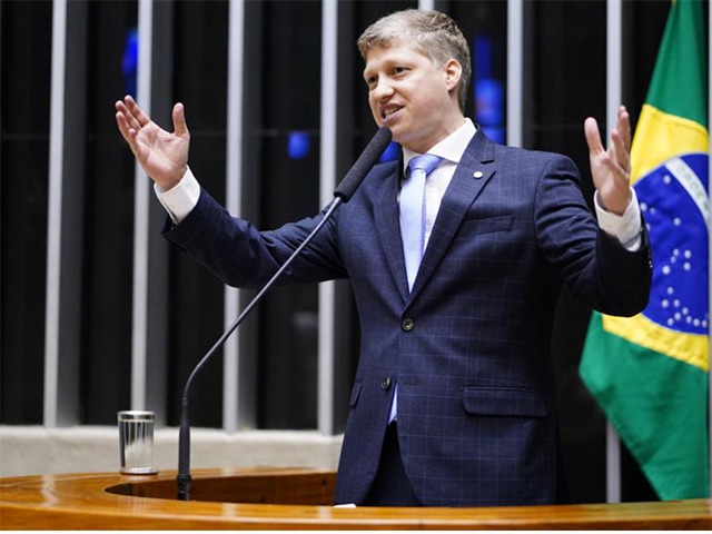 "Presidente da Câmara dos Deputados critica perseguição policial a parlamentares por discursos em plenário"